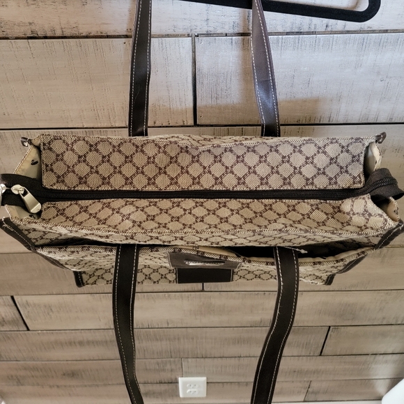 Classic🛍Gloria Vanderbilt bag - Picture 2 of 5